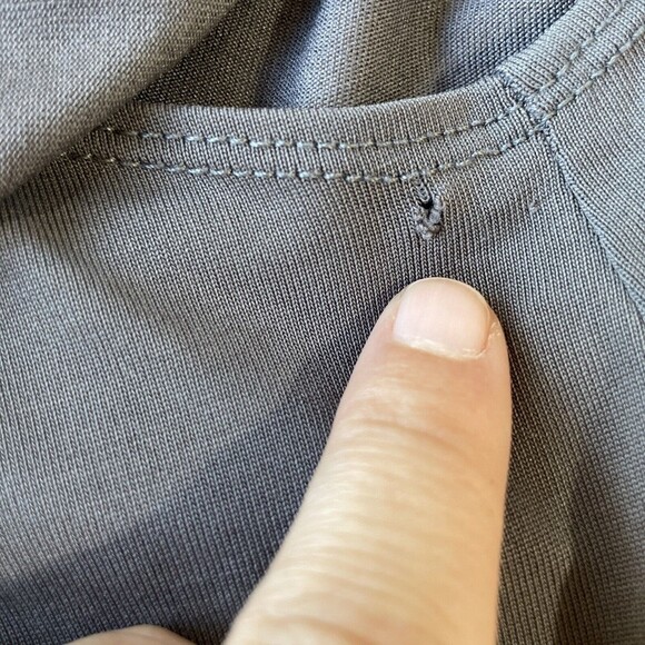 Rue 21‎ Shirt Womens Large Gray Cold Shoulder Short Sleeve Tunic Blouse - Picture 12 of 12